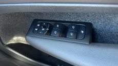 Volvo Xc40 2.0 B4P R DESIGN 5dr Auto Petrol Estate